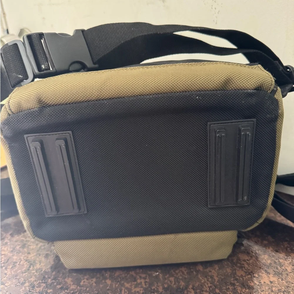 Canon 100EG Custom Gadget Bag